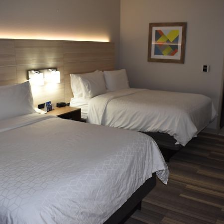 Holiday Inn Express Hotel & Suites Mcpherson By Ihg Luaran gambar