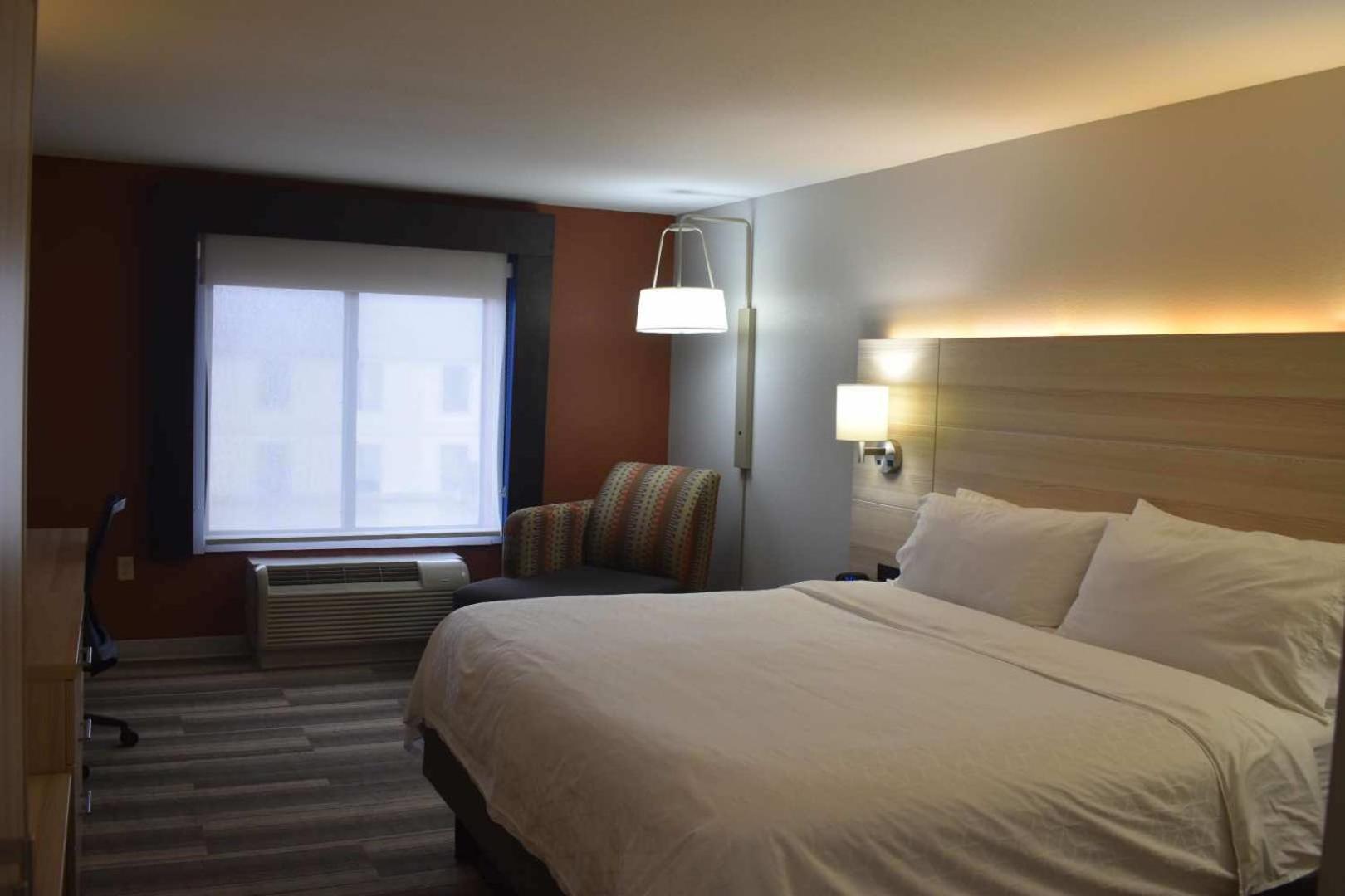 Holiday Inn Express Hotel & Suites Mcpherson By Ihg Luaran gambar