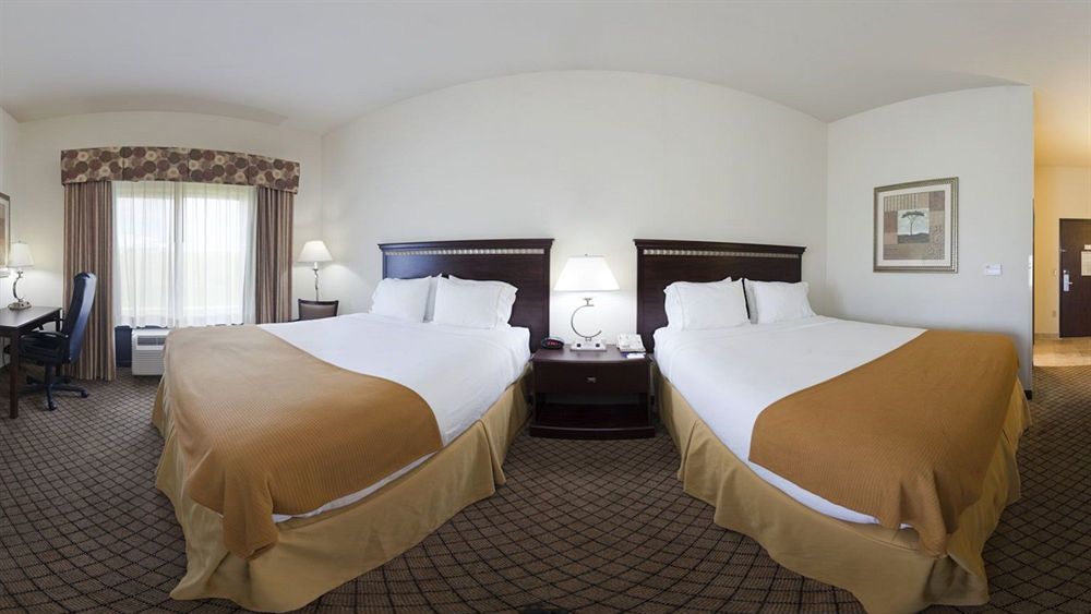 Holiday Inn Express Hotel & Suites Mcpherson By Ihg Luaran gambar