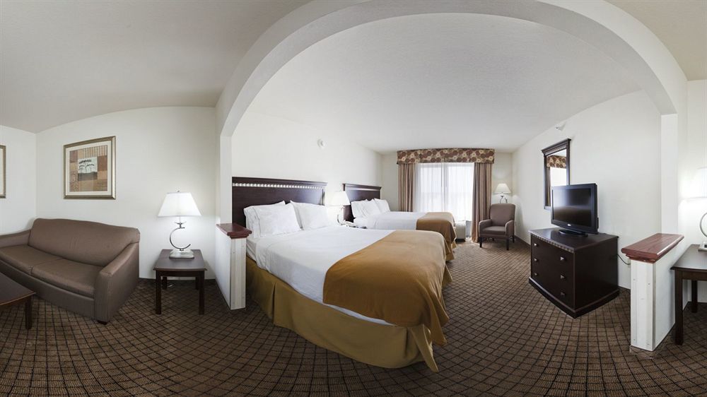 Holiday Inn Express Hotel & Suites Mcpherson By Ihg Luaran gambar