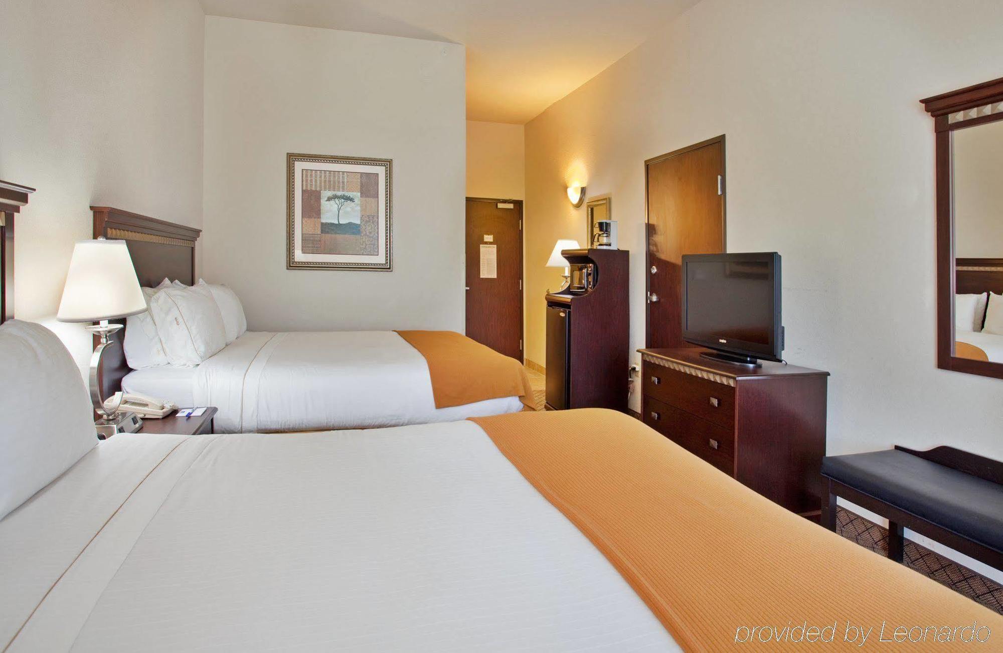 Holiday Inn Express Hotel & Suites Mcpherson By Ihg Bilik gambar