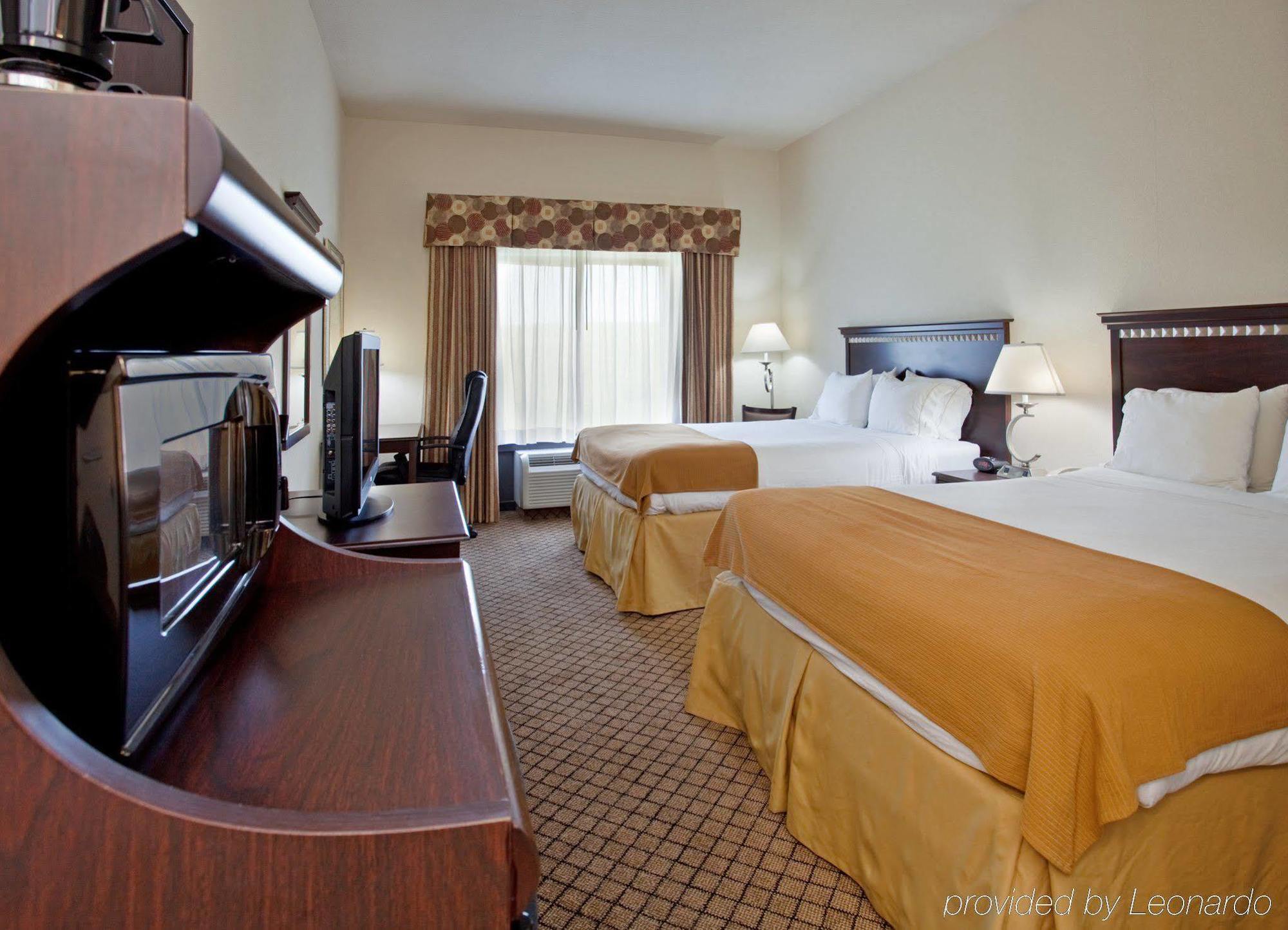 Holiday Inn Express Hotel & Suites Mcpherson By Ihg Bilik gambar