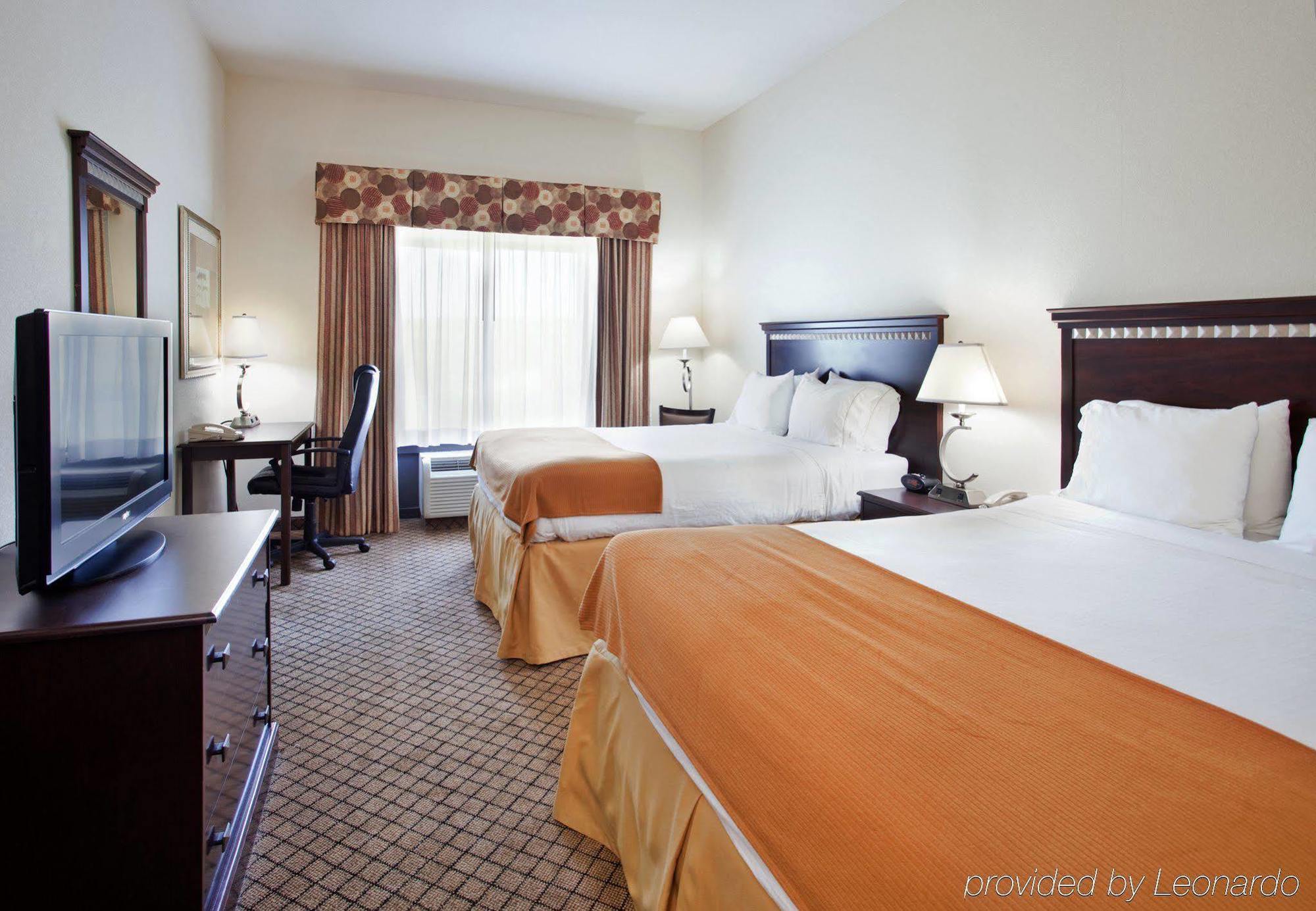Holiday Inn Express Hotel & Suites Mcpherson By Ihg Luaran gambar